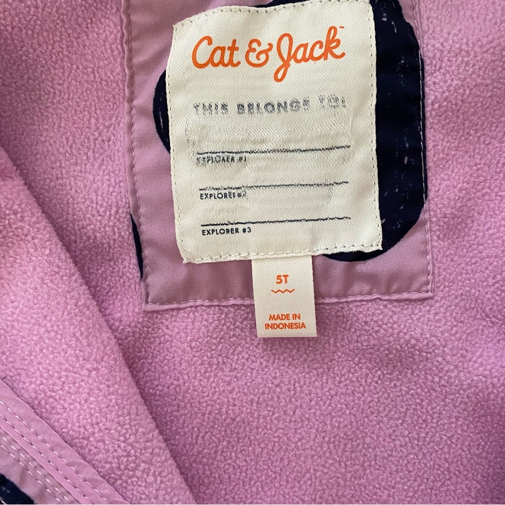 EUC Cat & Jack Girls Orchid Purple and Navy Heart Print Raincoat 5T - Picture 4 of 5